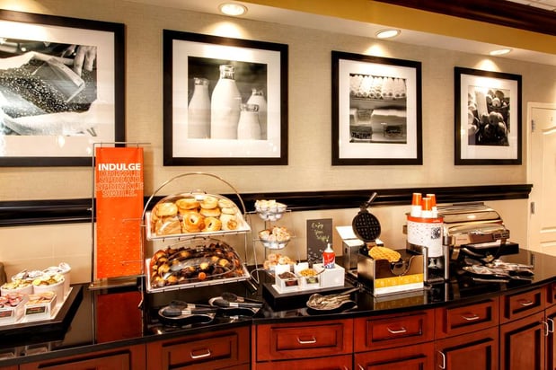 Images Hampton Inn & Suites Staten Island