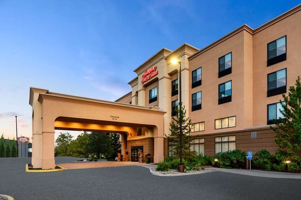 Images Hampton Inn & Suites Fairbanks