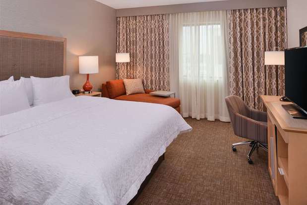 Images Hampton Inn & Suites Denver-Speer Boulevard