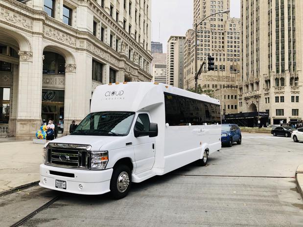 Images Chicago Cloud9 Limo