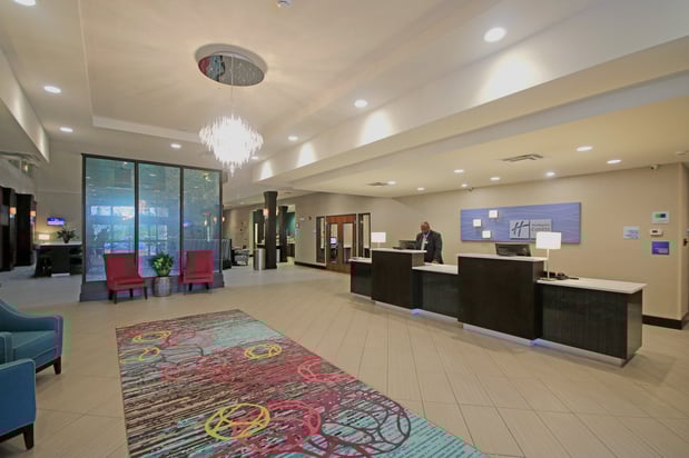 Images Holiday Inn Express & Suites Charlotte North by IHG