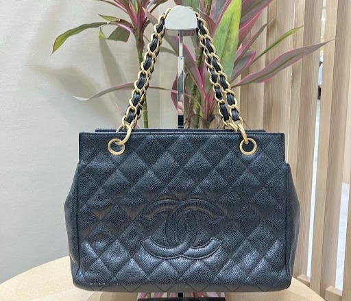 Images KOMEHYO（コメ兵）買取センターきりしま国分山形屋