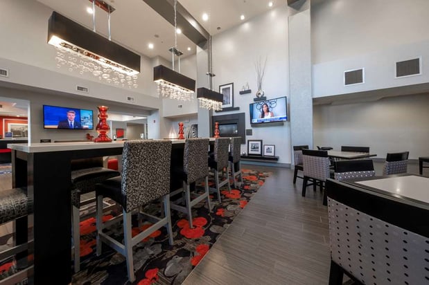 Images Hampton Inn & Suites DuPont