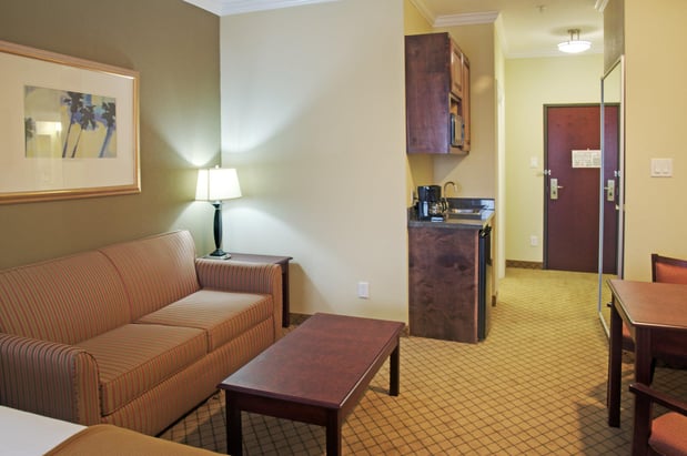 Images Holiday Inn Express & Suites Winnie by IHG