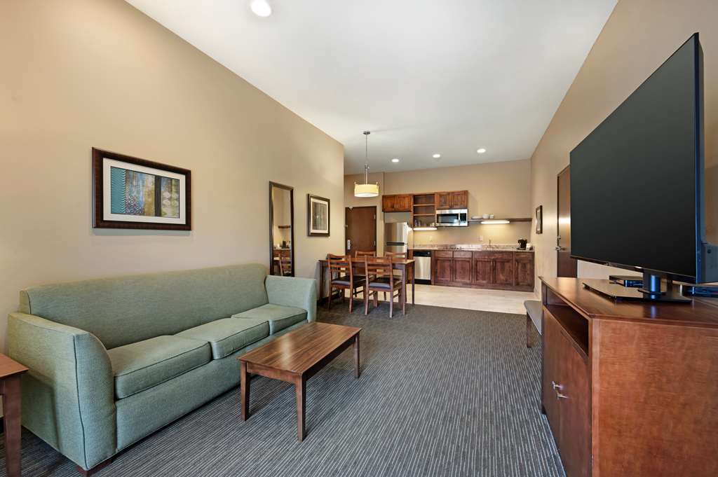 2 Queen Suite
