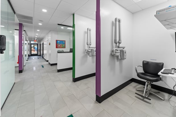 Images Kaaren Vargas, DDS