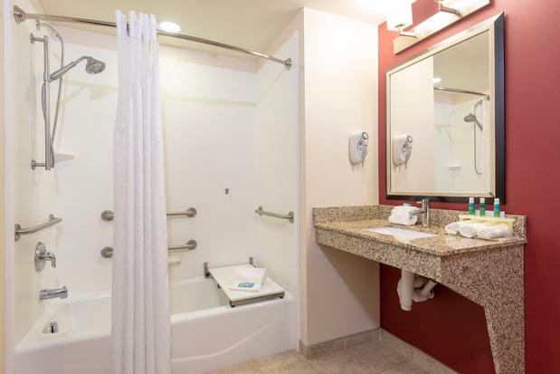 Images Holiday Inn Express & Suites New Philadelphia by IHG