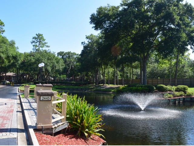 Northlake Apartments