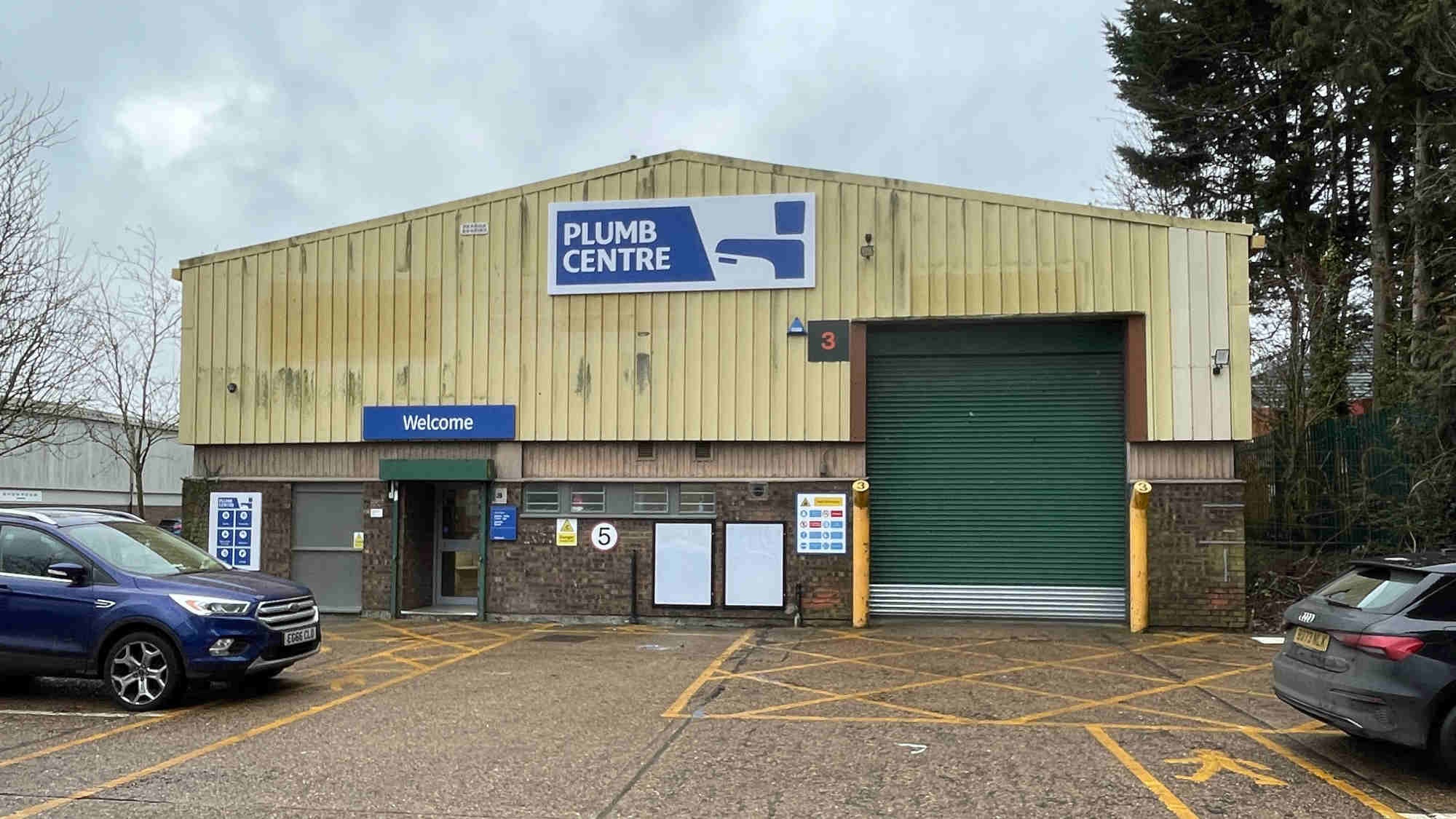Outside of Plumb Centre in High Wycombe