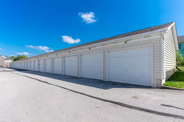 Images Creekside at Meadowbrook Apartments