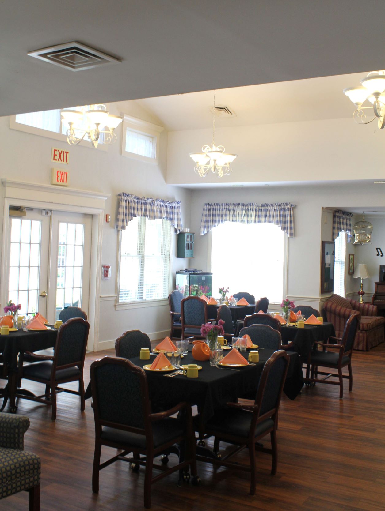 HeartFields Assisted Living at Frederick boasts a spacious dining area for our seniors!