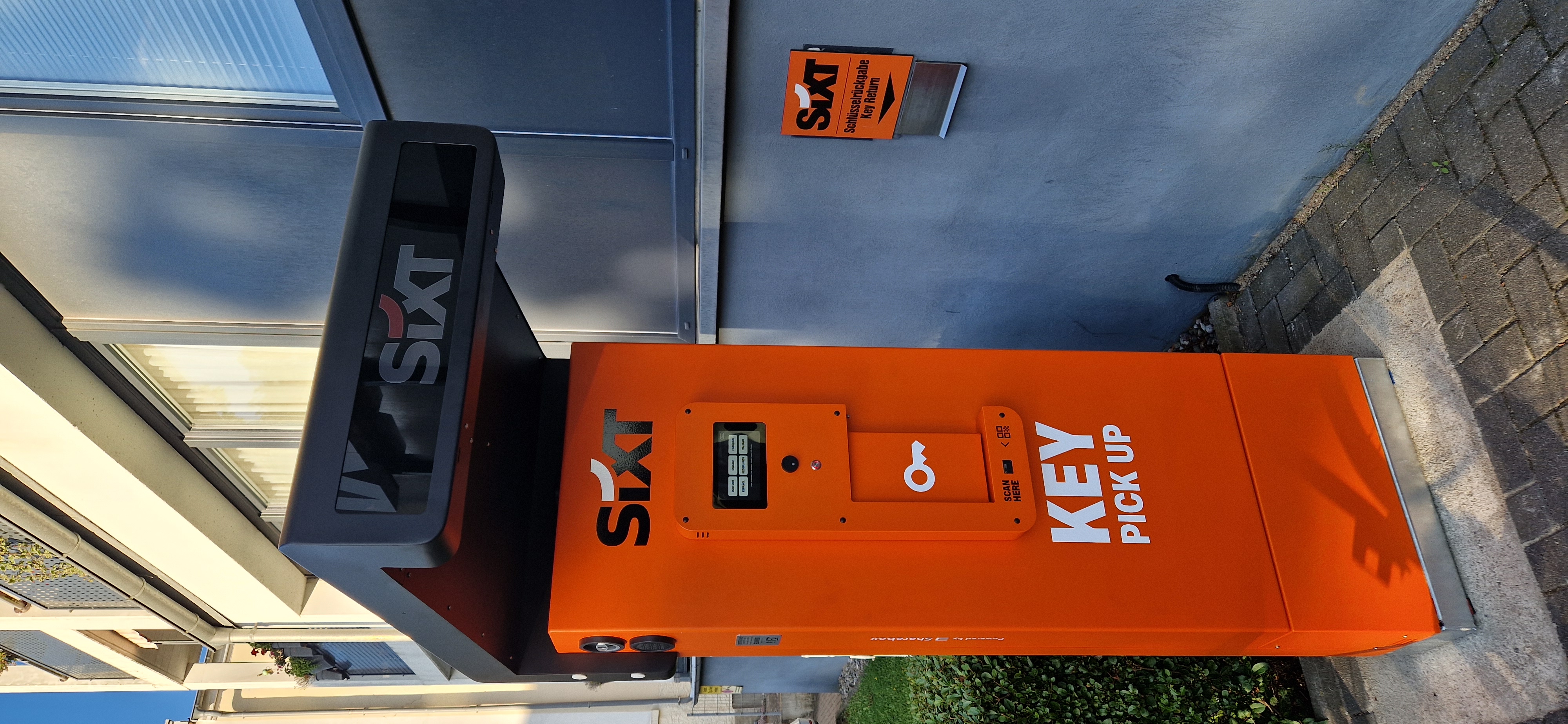 Bild 2 SIXT Autovermietung Rostock Hauptbahnhof in Rostock