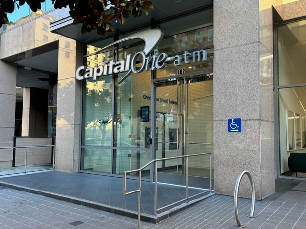 Images Capital One Café