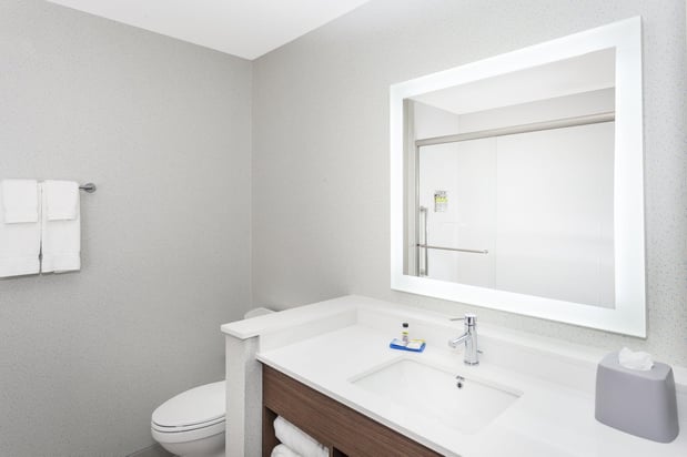 Images Holiday Inn Express & Suites Hudson I-94 by IHG