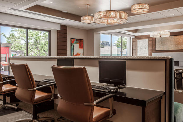 Images Holiday Inn Chicago North-Evanston by IHG