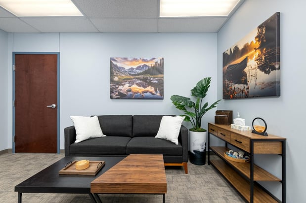 Images Pasadena Villa Outpatient Treatment Center - Quad Cities
