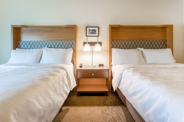 Images Holiday Inn & Suites Cedar Falls-Waterloo Event Ctr by IHG