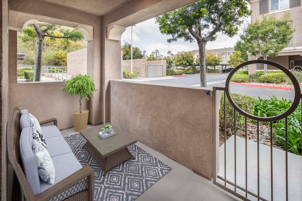 Images Camden Old Creek Apartments