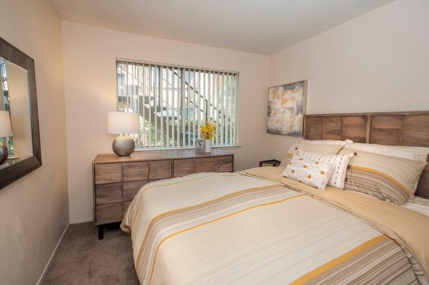 Images Delta Pointe Apartments