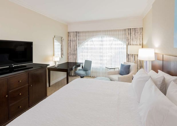 Images Hampton Inn & Suites Charlotte/SouthPark at Phillips Place