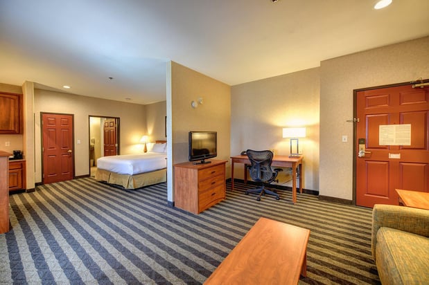 Images Holiday Inn Express & Suites Manteca City Center by IHG