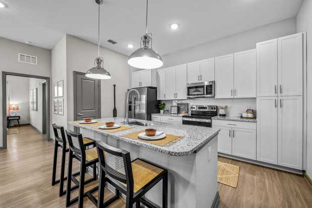 Images Rowan Pointe | Luxury Apartments