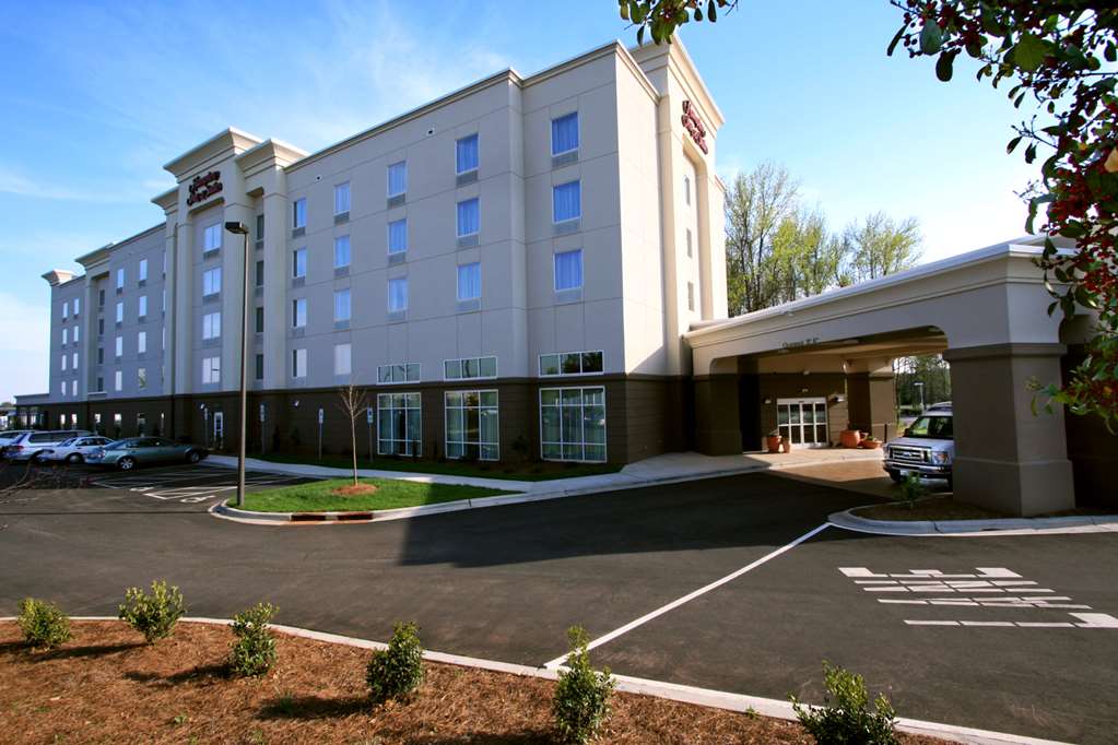 Hampton Inn & Suites Charlotte-Airport - Charlotte, NC 28214 - (704)394-6455 | ShowMeLocal.com