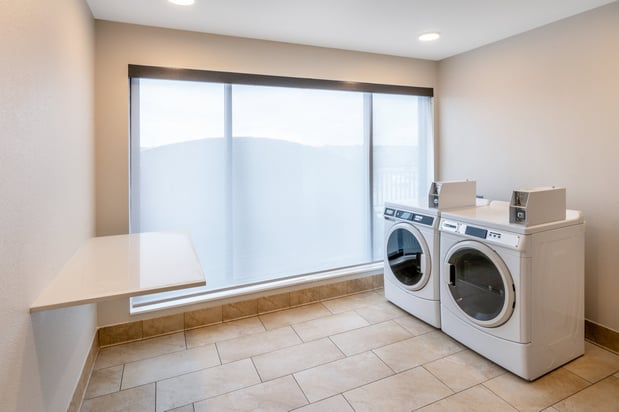 Images Holiday Inn Express & Suites Colorado Springs-First & Main by IHG