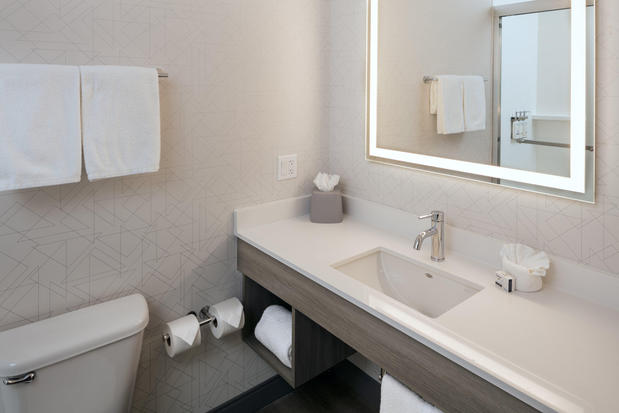 Images Holiday Inn Express Corvallis-on the River by IHG