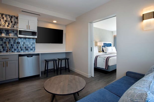 Images Fenwick Shores, Tapestry Collection by Hilton