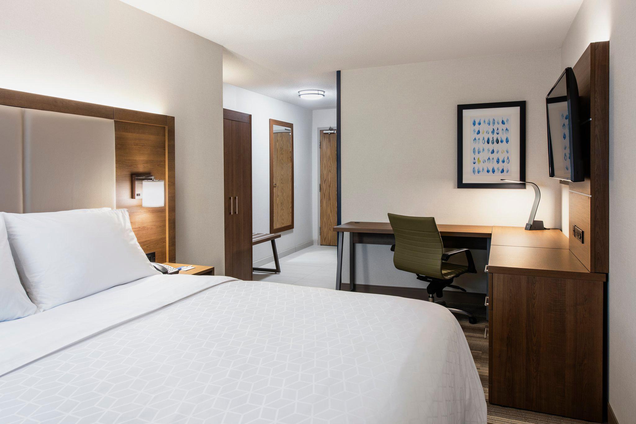 Images Holiday Inn Express & Suites Saskatoon Centre, an IHG Hotel