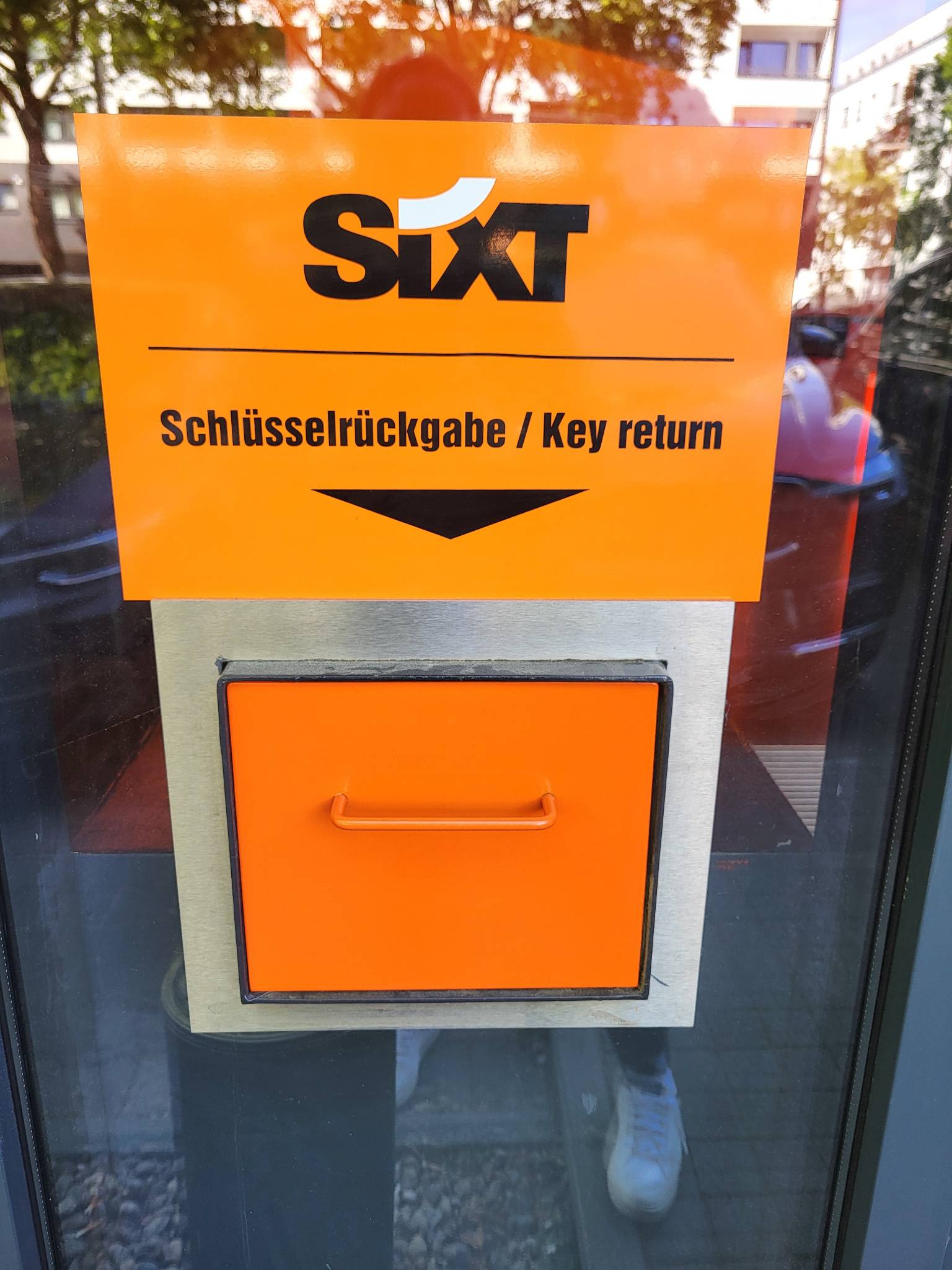 SIXT Transporter & Autovermietung Frankfurt am Main West/Messe, Mainzer Landstr. 351-353 in Frankfurt am Main