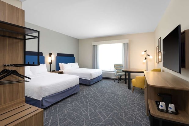Images Hampton Inn and Suites by Hilton Cottonwood