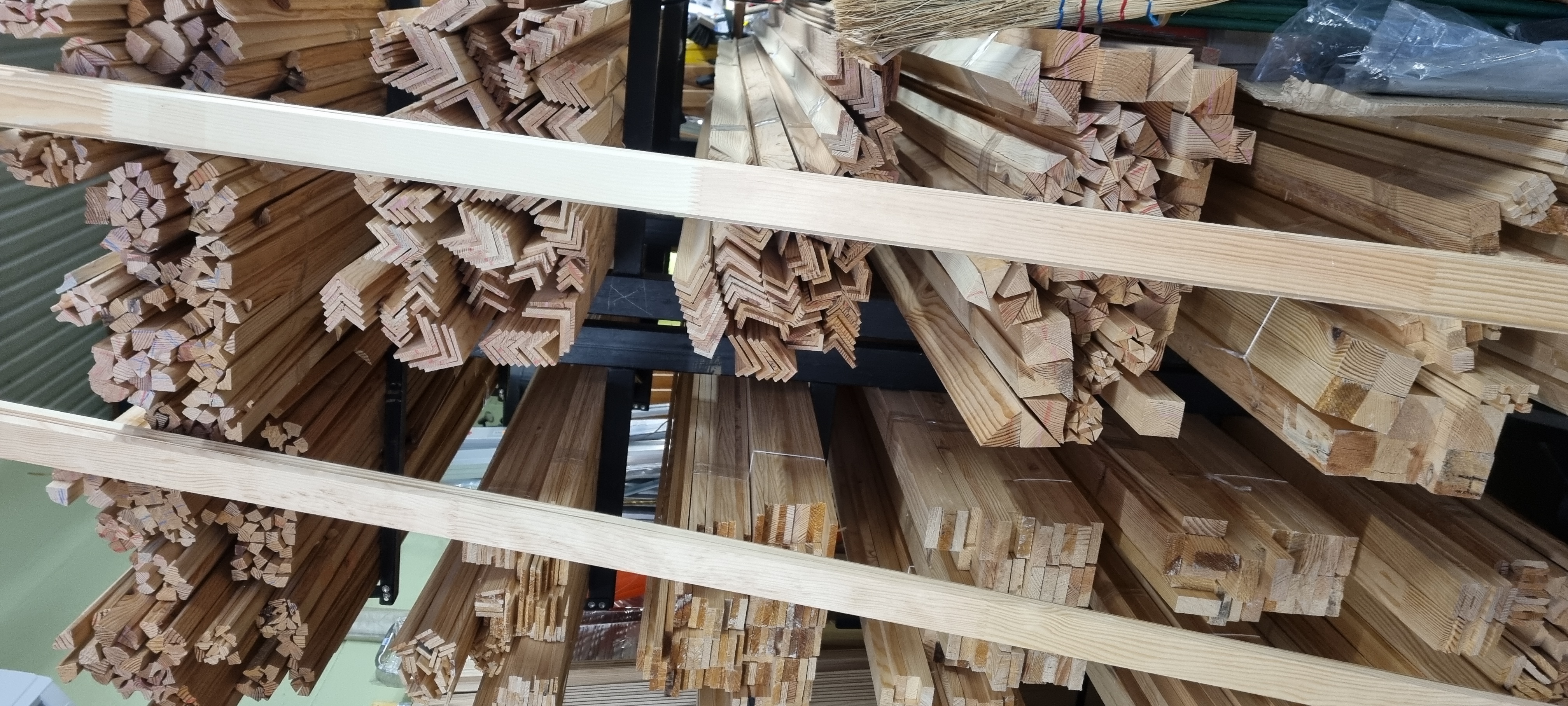 Images 100 Mester Barkácsbolt