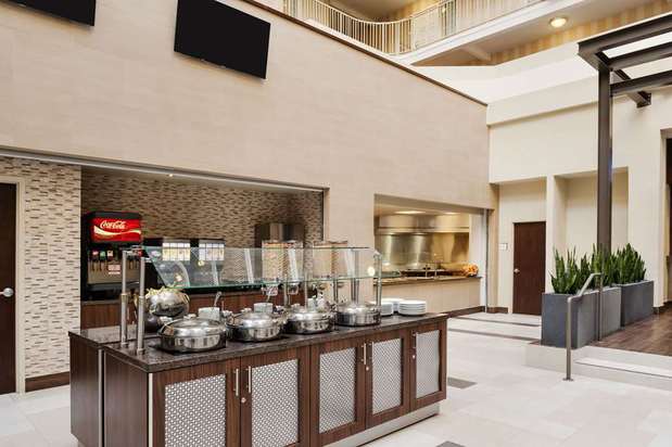 Images Embassy Suites by Hilton Dallas Market Center