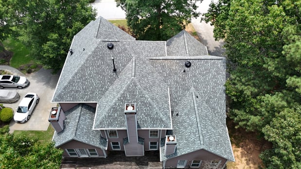 Images Valle's Roofing & Construction