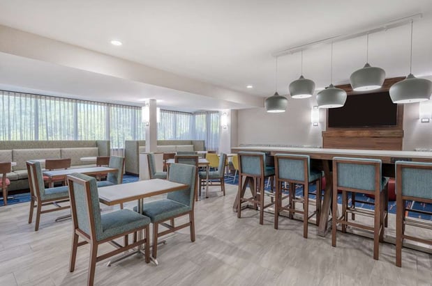 Images Hampton Inn New Philadelphia