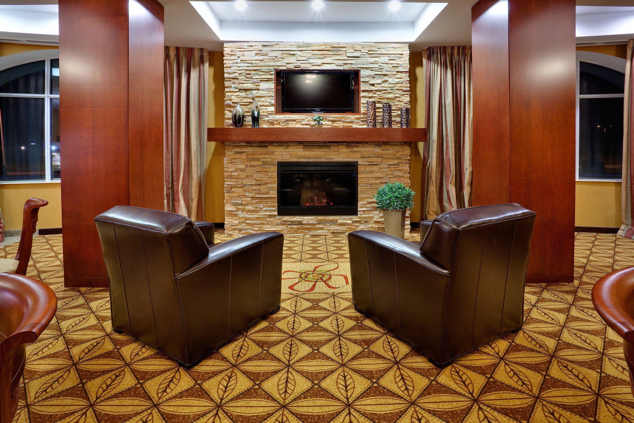 Images Holiday Inn Express & Suites Clarington - Bowmanville, an IHG Hotel