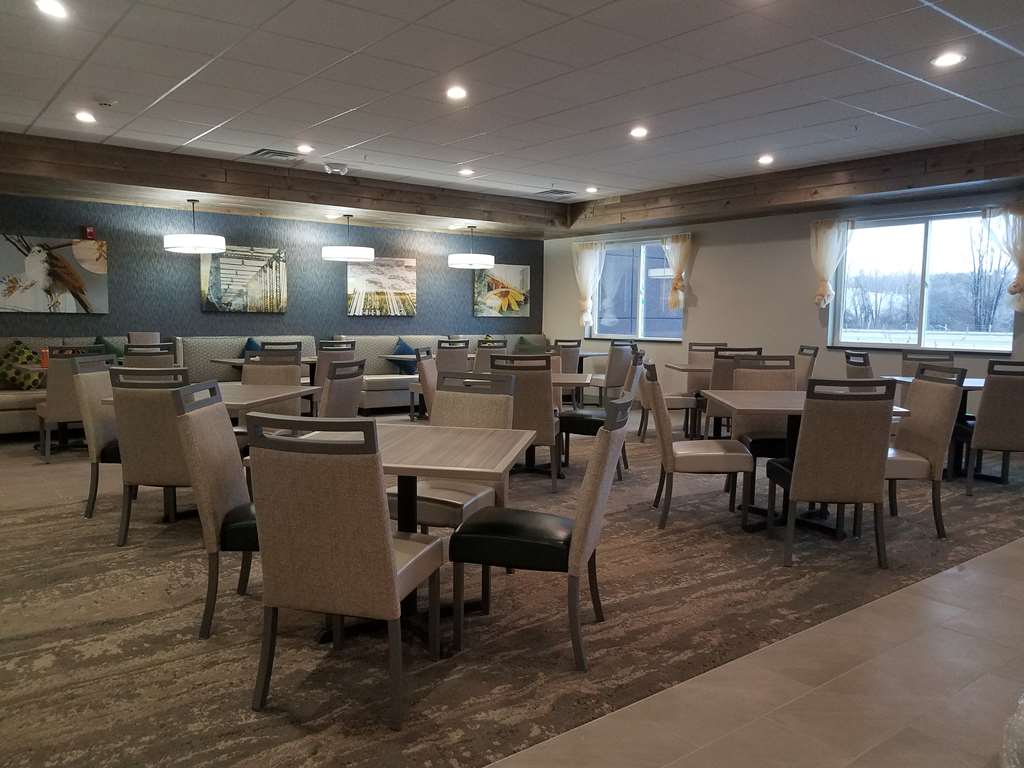 Breakfast Dining Area