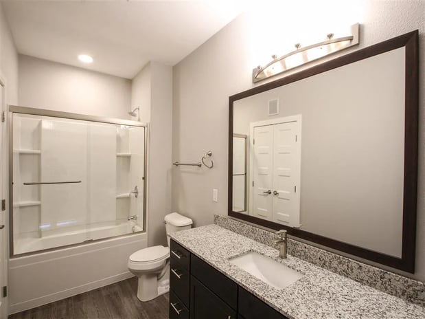 Images The Edison at Avonlea