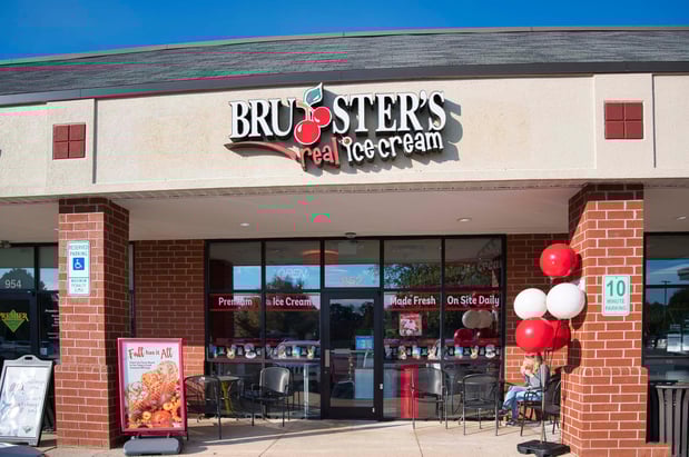 Images Camden Lake Pine Apartments