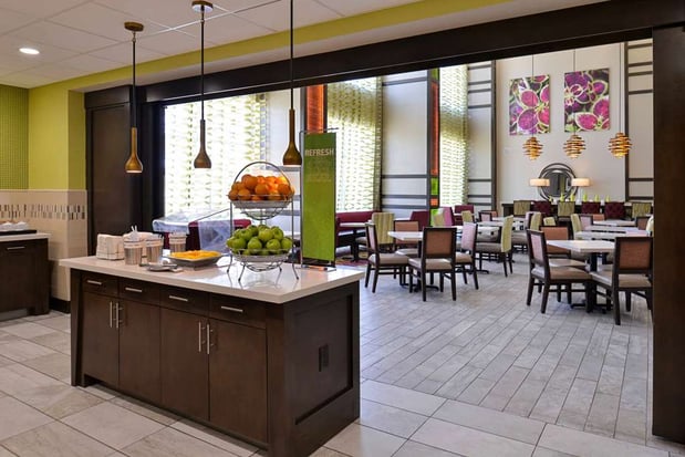 Images Hampton Inn & Suites Dallas Market Center