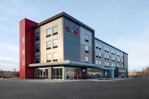 Images avid hotel Oak Creek by IHG