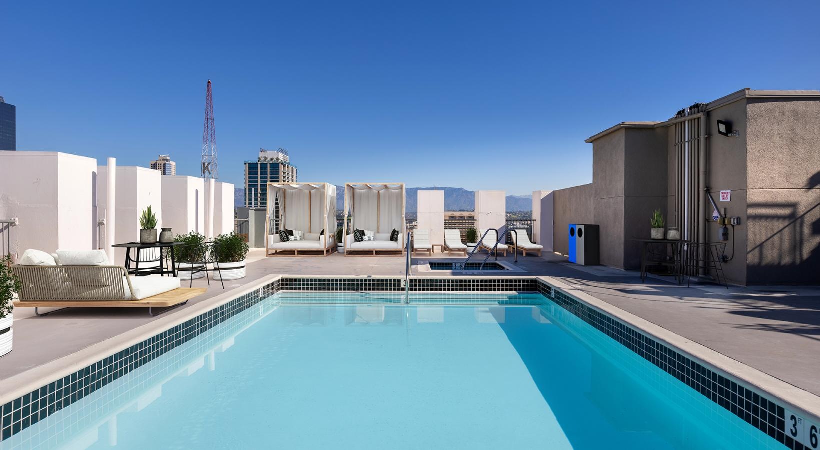 Rooftop Lounge with Sundeck 