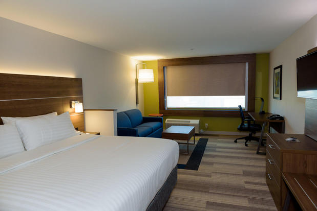 Images Holiday Inn Express & Suites McKinney - Frisco East by IHG