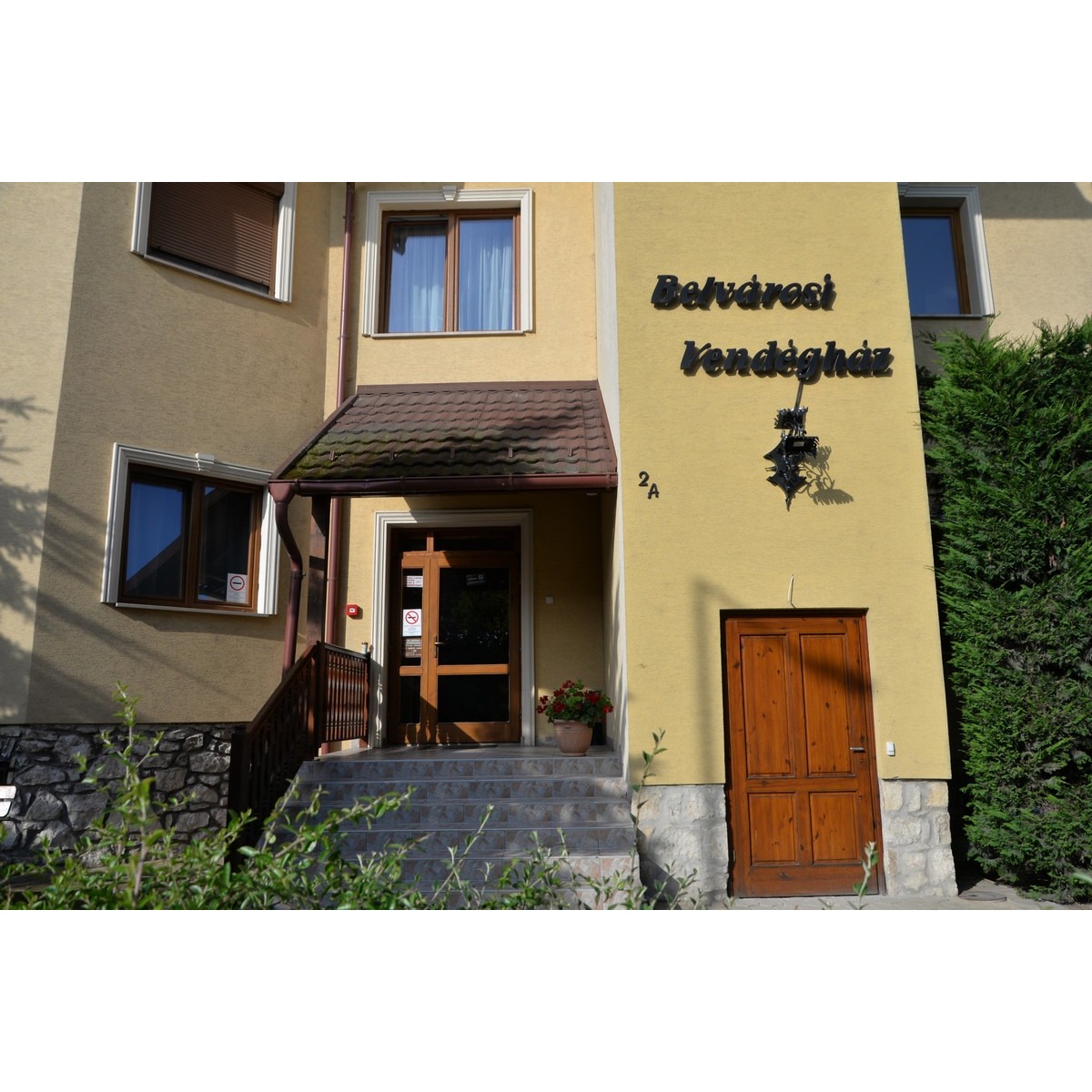 Belvárosi Vendégház Logo
