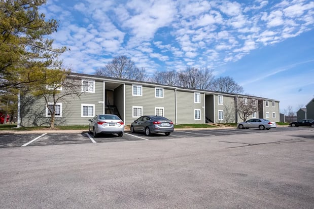 Images Pickwick Farms Apartments
