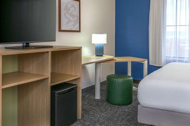 Images Spark by Hilton Denver International Airport