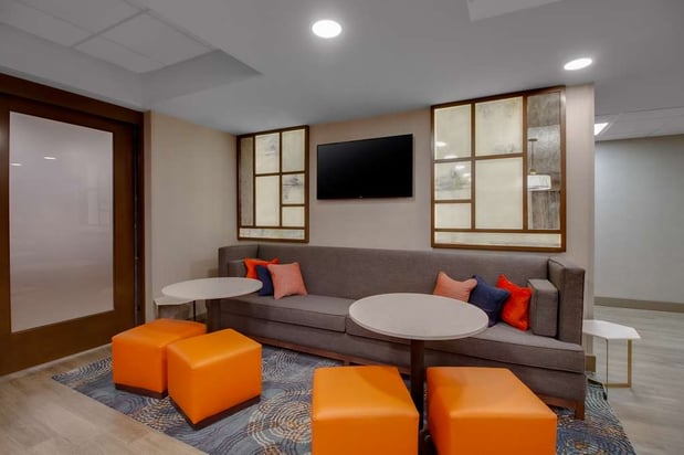 Images Hampton Inn Birmingham-Colonnade 280