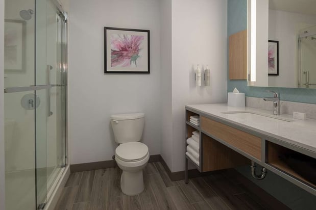 Images Hilton Garden Inn Tacoma Downtown